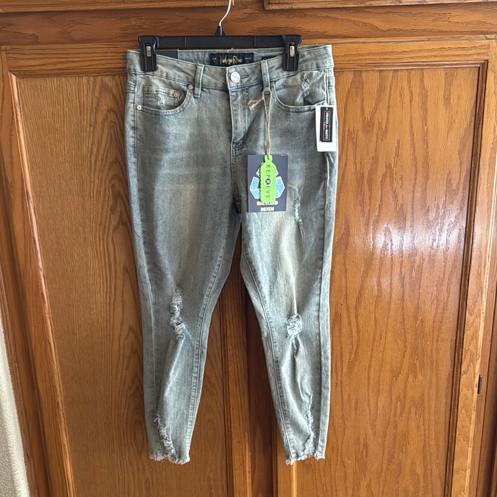 Indigo Rein Light Wash Distressed Ankle Jeans